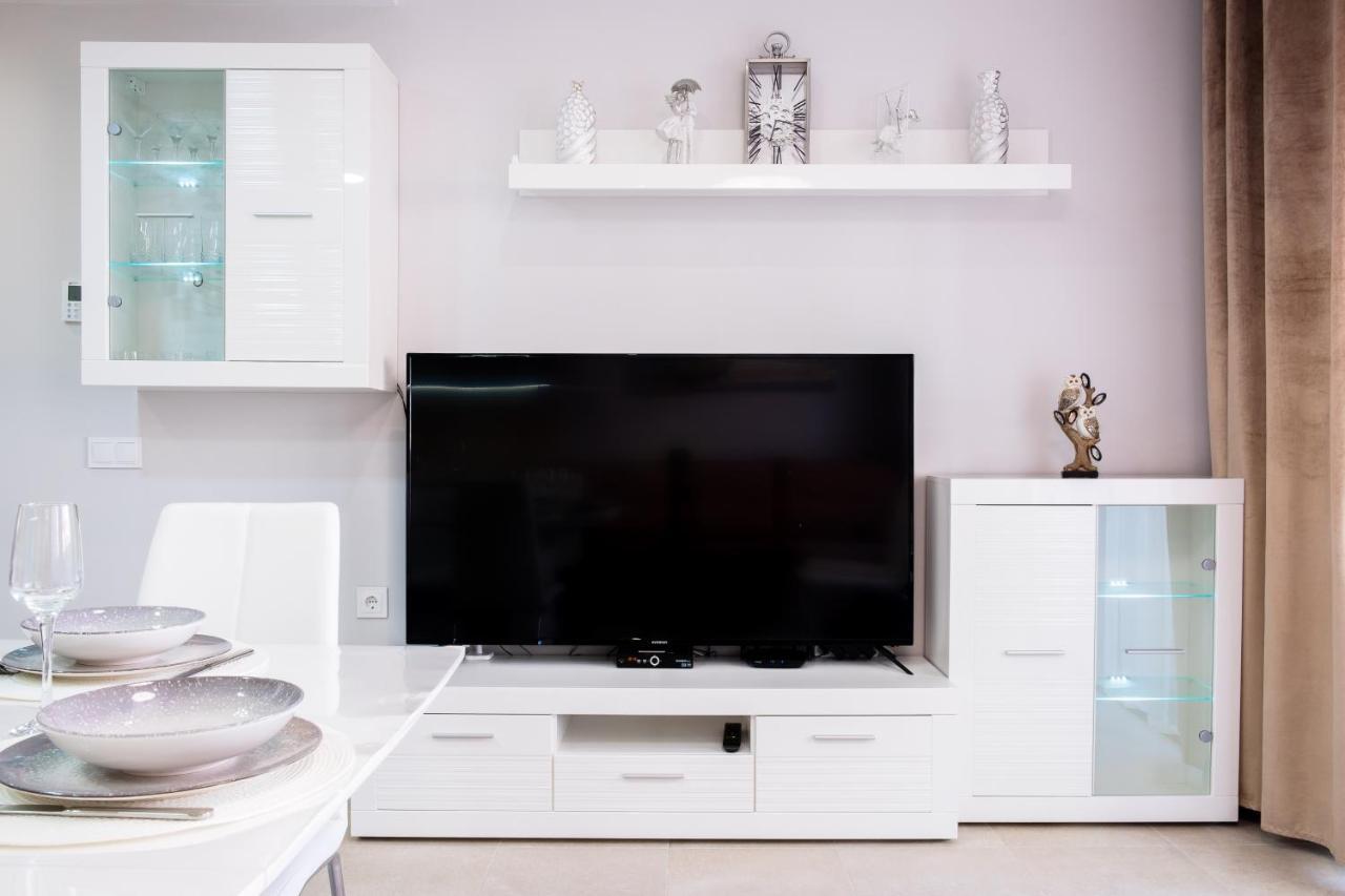 New 2020 Residencial Aqua Beach -Apartment Torrevieja Center Buitenkant foto