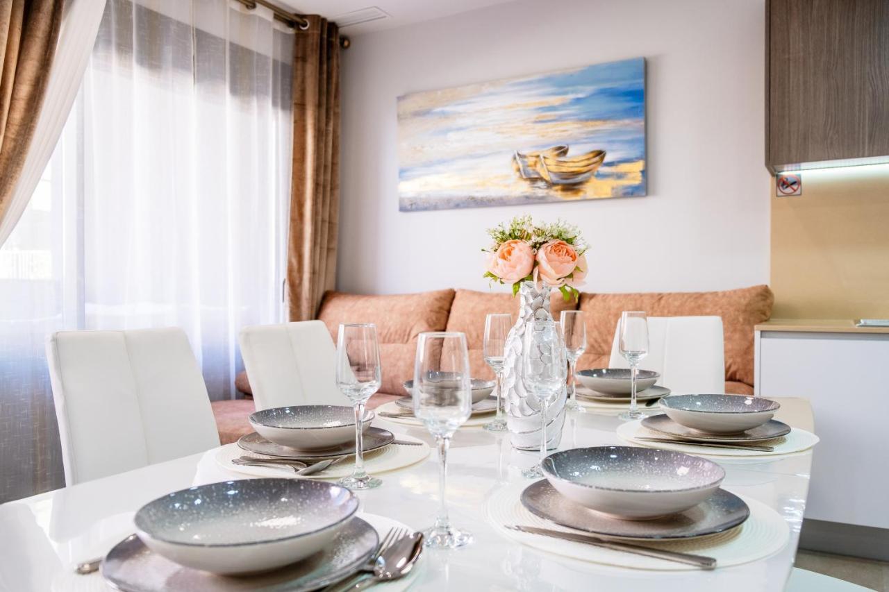 New 2020 Residencial Aqua Beach -Apartment Torrevieja Center Buitenkant foto