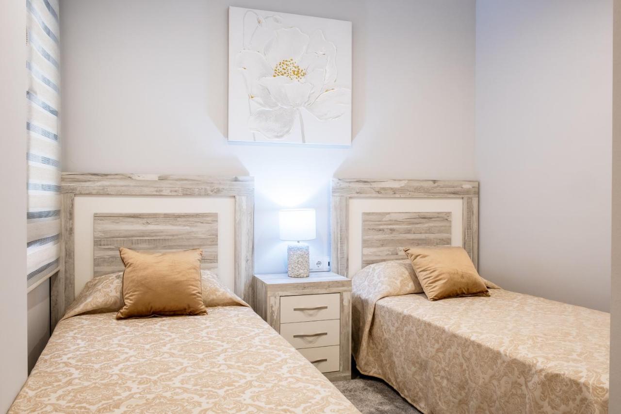 New 2020 Residencial Aqua Beach -Apartment Torrevieja Center Buitenkant foto